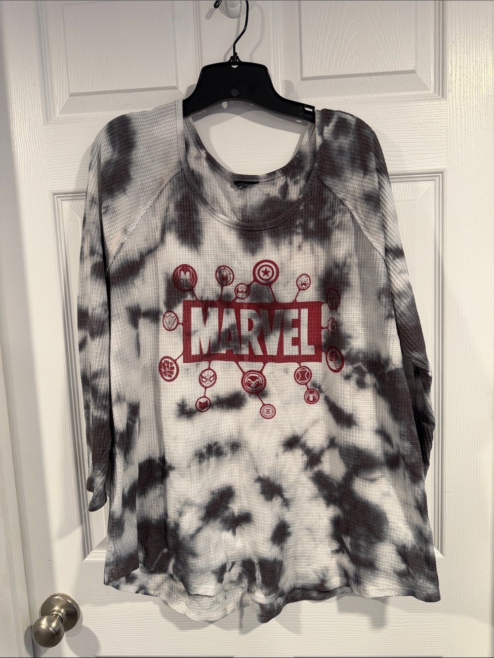 Marvel Women’s Black & White Tie-Dye Long Sleeve Graphic Top